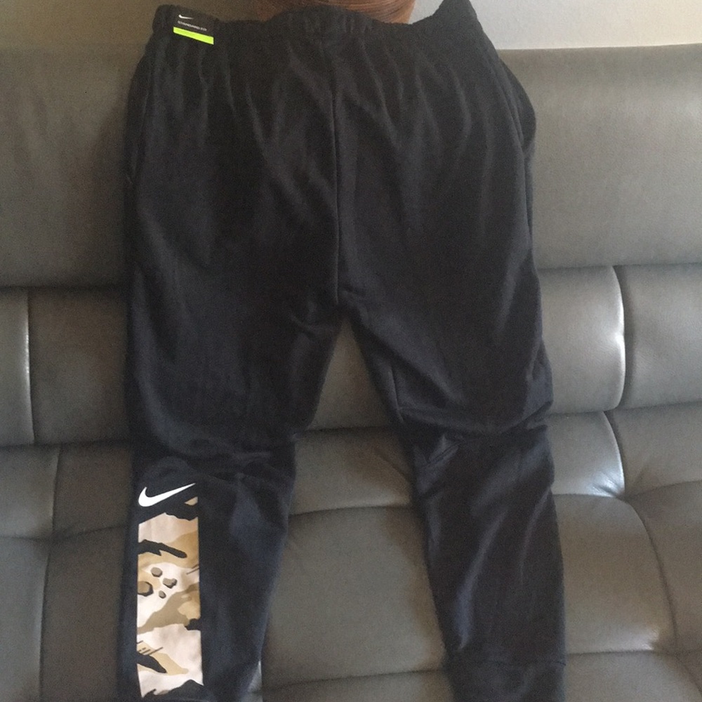 Sweat pants - Picture 2 of 3